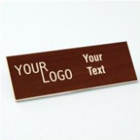 Name tag – engraved plastic Cinnamon Stick / Ash – square corners – magnetic