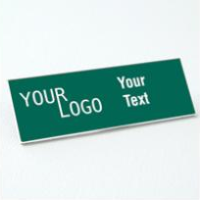 Name tag – engraved plastic Evergreen / White – square corners – magnetic