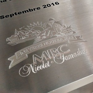 award plaque - honora - mirror - etch detail