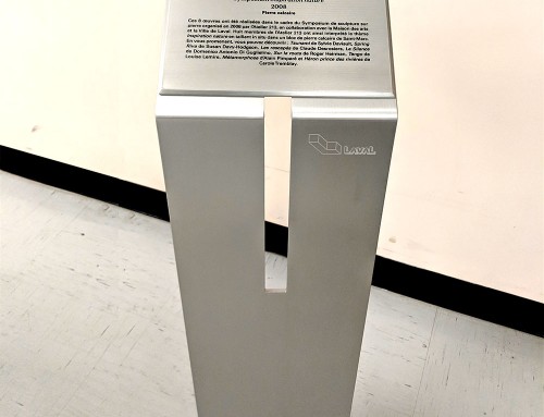 Plaque on pedestal – aluminum – exterior